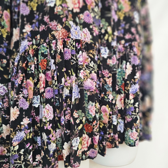 Tuckernuck Multicolor Floral Blouse - Picture 10 of 15